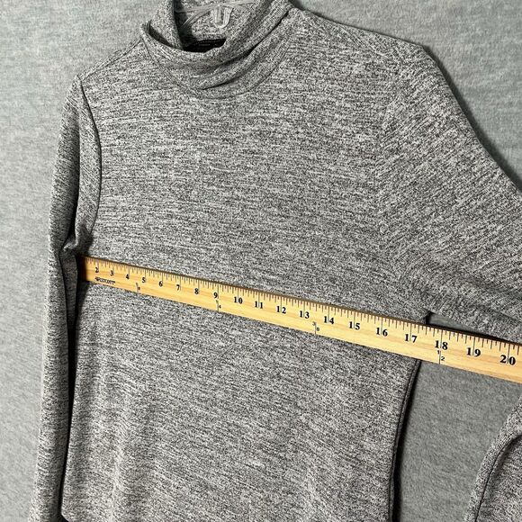 Banana Republic Luxespun Turtleneck Sweater Size S Minimalist Capsule Classic - Picture 3 of 7